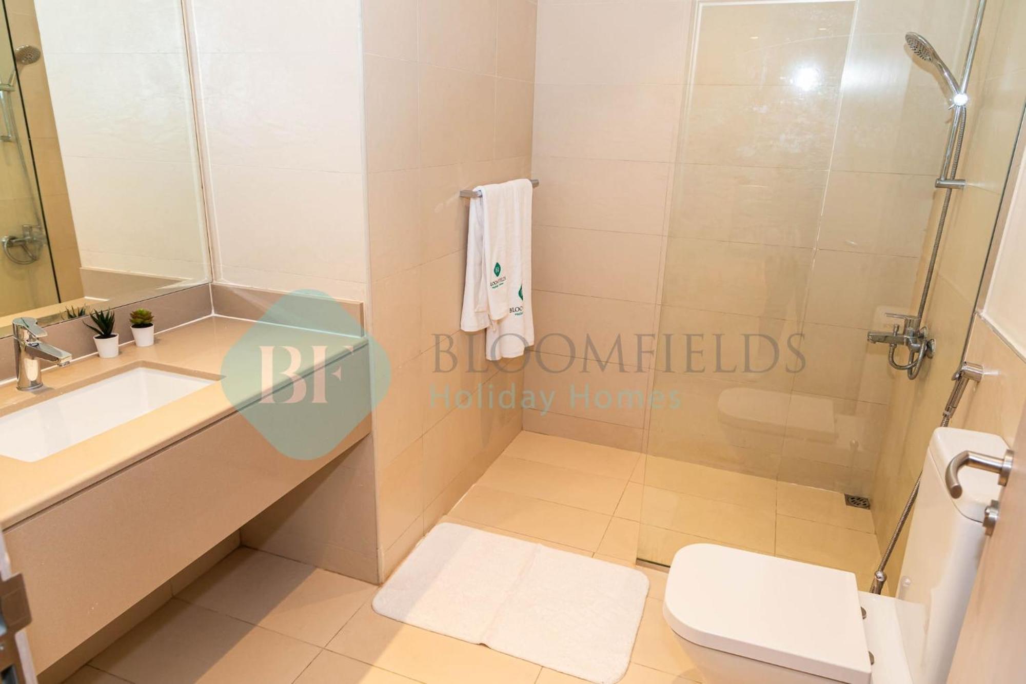 Bloomfields Stylish 1br In Waters Edge Yas Island Abu Dhabi