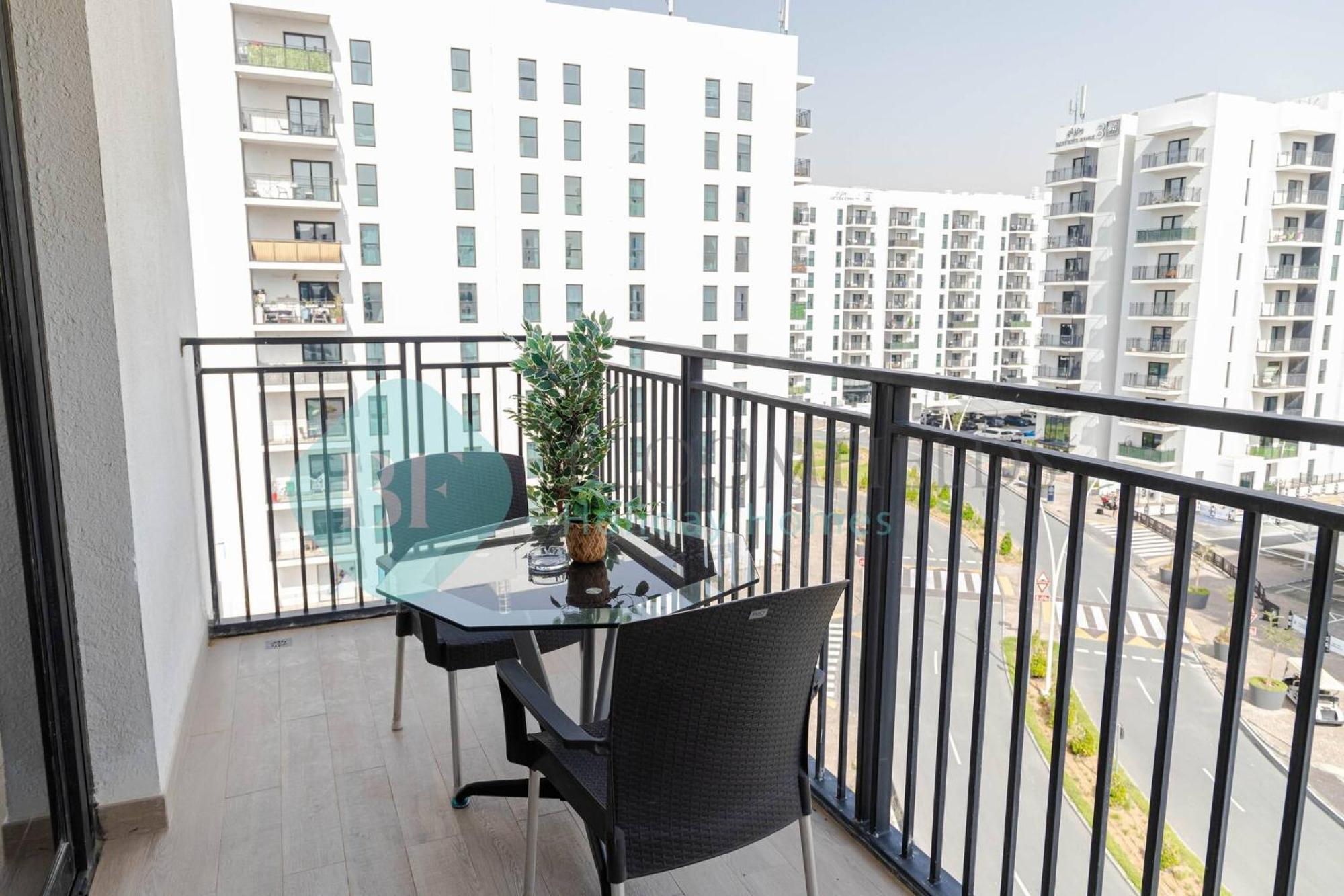 Bloomfields Stylish 1br In Waters Edge Yas Island Abu Dhabi